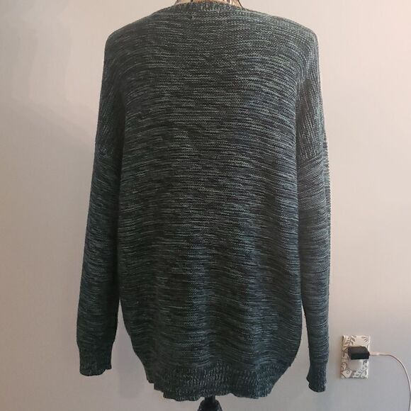 BDG Urban Outfitters Oversized sweater. Like new‼️ - Picture 4 of 6